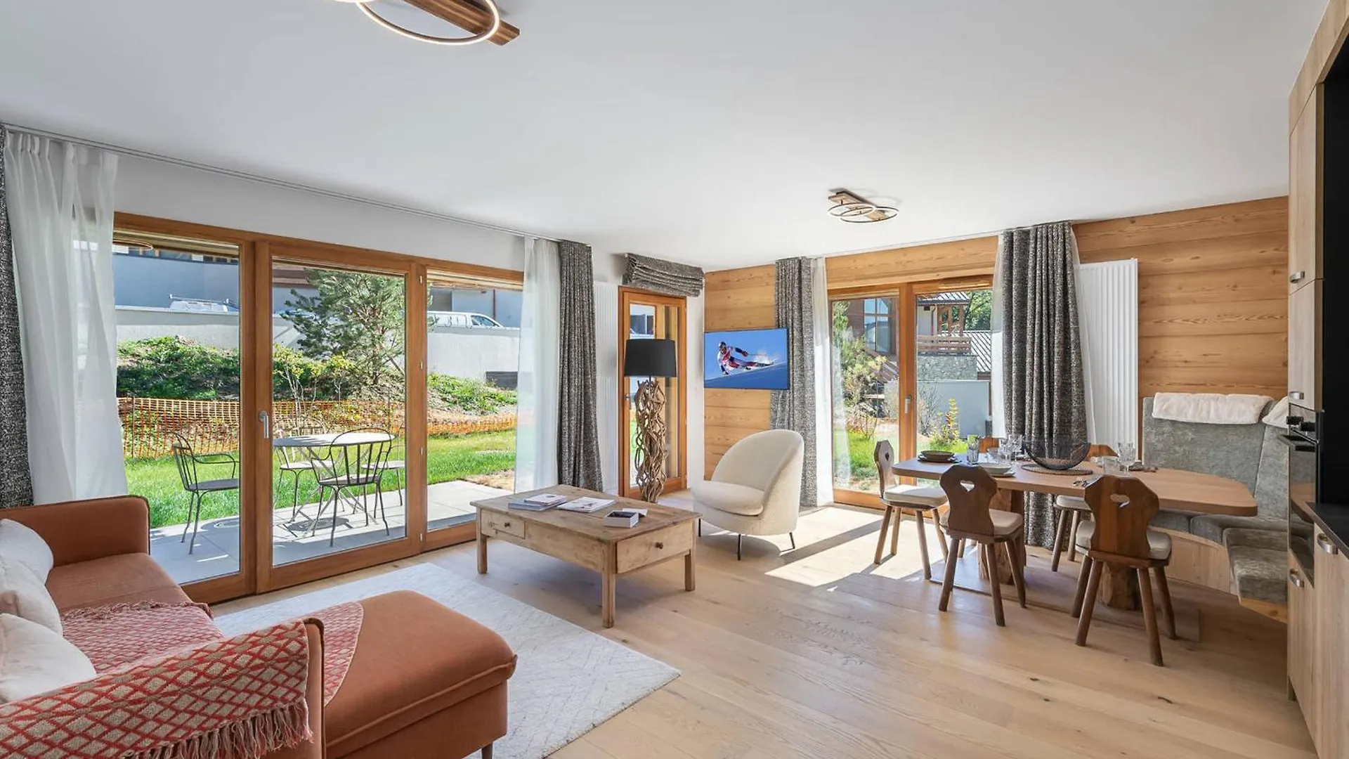 Appartement Confortable Avec 2 Chambres, Terrasse Et Parking A Megeve - Fr-1-569-123 France